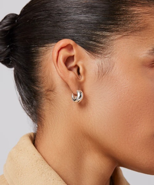 JENNYBIRD(ジェニーバード)の「【JENNY BIRD/ジェニーバード】フープピアス Mini Tome Hoop Earrings(ピアス(両耳用)・レディース・シルバー/ゴールド・FREE)」の14枚目の写真
