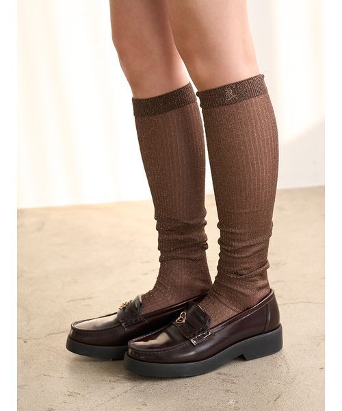 SNIDEL（スナイデル）の「ラメシアーソックス（ソックス/靴下・レディース・アイボリー/ライトベージュ/シルバー・F）」の4枚目の写真