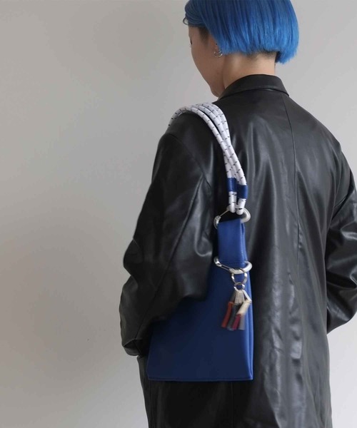 Cheek（チーク）の「code 2way shoulder（ショルダーバッグ・レディース・ブルー/グリーン/ブラック/アイボリー・FREE）」の2枚目の写真