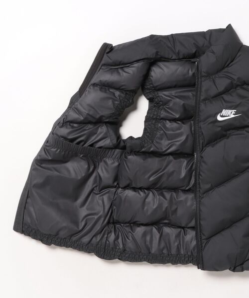 NIKE(ナイキ)の「《NIKEアパレル》K NSW TF ADP PUFFER VEST(ベスト・キッズ・レッド系その他/ブラック・130/140/150/160)」の4枚目の写真