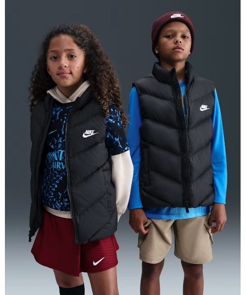 NIKE(ナイキ)の「《NIKEアパレル》K NSW TF ADP PUFFER VEST(ベスト・キッズ・レッド系その他/ブラック・130/140/150/160)」の18枚目の写真
