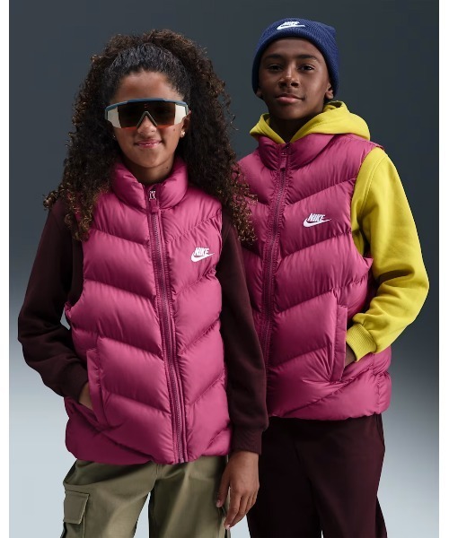 NIKE(ナイキ)の「《NIKEアパレル》K NSW TF ADP PUFFER VEST(ベスト・キッズ・レッド系その他/ブラック・130/140/150/160)」の11枚目の写真