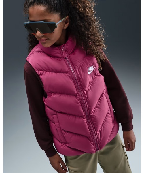 NIKE(ナイキ)の「《NIKEアパレル》K NSW TF ADP PUFFER VEST(ベスト・キッズ・レッド系その他/ブラック・130/140/150/160)」の10枚目の写真