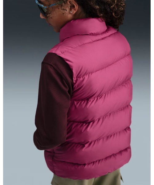NIKE(ナイキ)の「《NIKEアパレル》K NSW TF ADP PUFFER VEST(ベスト・キッズ・レッド系その他/ブラック・130/140/150/160)」の8枚目の写真