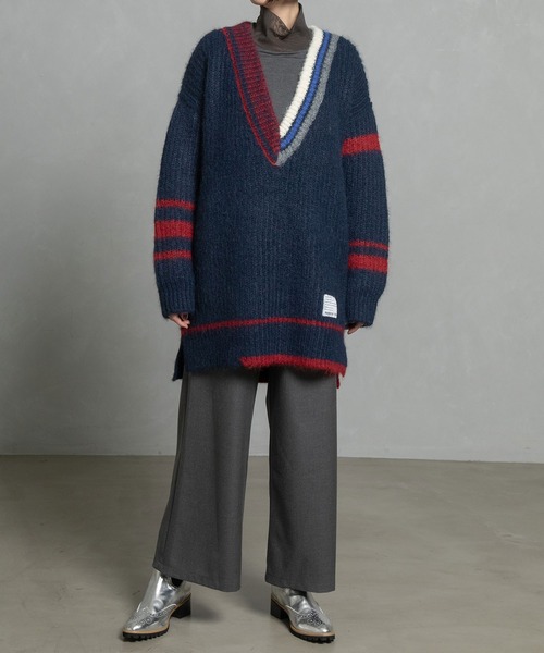 MARECHAL TERRE（マルシャルテル）の「Vネックオーバーサイズニット（ニット/セーター・レディース・レッド/ブラック/アイボリー/ネイビー・MEDIUM）」の10枚目の写真