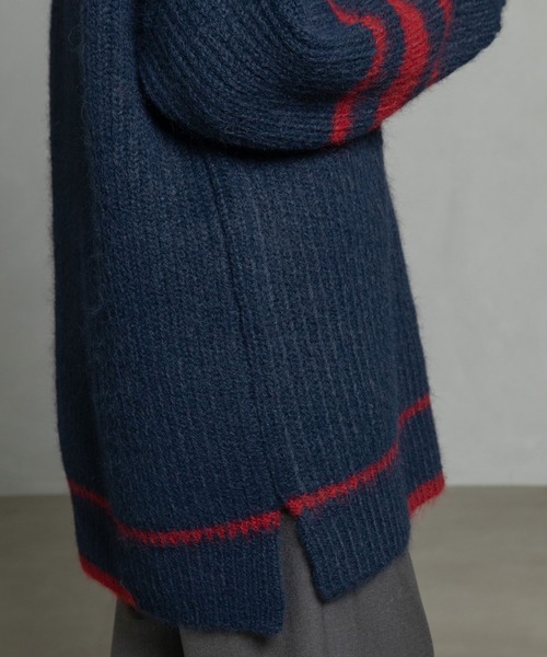 MARECHAL TERRE（マルシャルテル）の「Vネックオーバーサイズニット（ニット/セーター・レディース・レッド/ブラック/アイボリー/ネイビー・MEDIUM）」の14枚目の写真