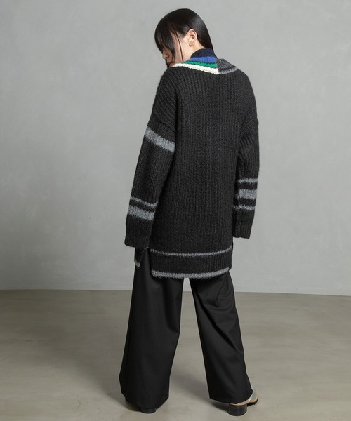 MARECHAL TERRE（マルシャルテル）の「Vネックオーバーサイズニット（ニット/セーター・レディース・レッド/ブラック/アイボリー/ネイビー・MEDIUM）」の18枚目の写真