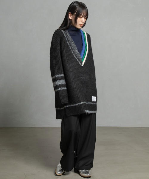 MARECHAL TERRE（マルシャルテル）の「Vネックオーバーサイズニット（ニット/セーター・レディース・レッド/ブラック/アイボリー/ネイビー・MEDIUM）」の19枚目の写真