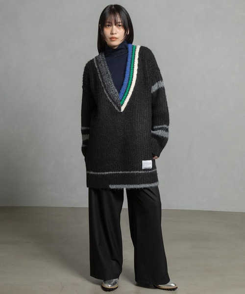 MARECHAL TERRE（マルシャルテル）の「Vネックオーバーサイズニット（ニット/セーター・レディース・レッド/ブラック/アイボリー/ネイビー・MEDIUM）」の20枚目の写真