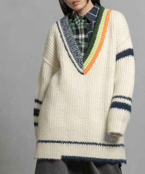 MARECHAL TERRE（マルシャルテル）の「Vネックオーバーサイズニット（ニット/セーター・レディース・レッド/ブラック/アイボリー/ネイビー・MEDIUM）」の21枚目の写真