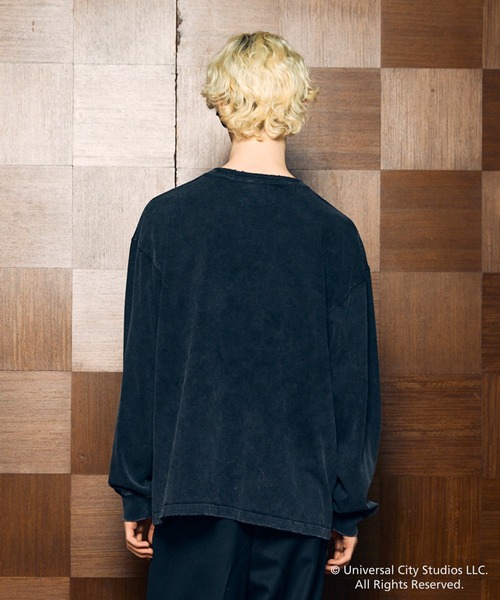 MAISON SPECIAL(メゾンスペシャル)の「《UNISEX》【MOVIE SERIES】「E.T.」- Finger - Prime-Over Crew Neck Long Sleeve T-Shirt/-指-プライムオーバークルーネックロングスリーブTシャツ【MAISON SPECIAL/メゾンスペシャル】(Tシャツ/カットソー・メンズ・ブラック/ネイビー・0/2/1)」の4枚目の写真