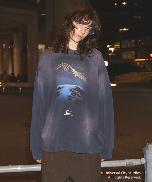 MAISON SPECIAL(メゾンスペシャル)の「《UNISEX》【MOVIE SERIES】「E.T.」- Finger - Prime-Over Crew Neck Long Sleeve T-Shirt/-指-プライムオーバークルーネックロングスリーブTシャツ【MAISON SPECIAL/メゾンスペシャル】(Tシャツ/カットソー・メンズ・ブラック/ネイビー・0/2/1)」の5枚目の写真