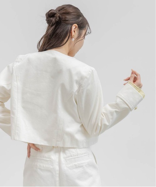 RANDA(ランダ)の「ノーカラーショートデニムジャケット(デニムジャケット・レディース・インディゴブルー/ブルー・0/1)」の6枚目の写真