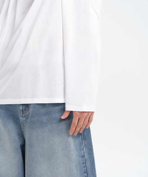 MUSINSA STANDARD（ムシンサスタンダード）の「オーバーサイズ CR クルーネック長袖Tシャツ[ホワイト]（Tシャツ/カットソー・メンズ・その他・SMALL/MEDIUM/LARGE/X-LARGE/XX-LARGE）」の5枚目の写真