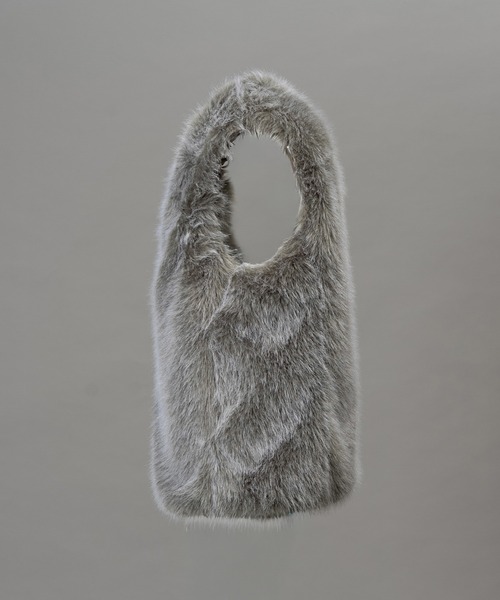 MAISON SPECIAL(メゾンスペシャル)の「《UNISEX》Luxury Volume Eco Fur Prime-Over Vest/ラグジュアリーボリュームエコファープライムオーバーベスト【MAISON SPECIAL/メゾンスペシャル】(ベスト・メンズ・ブラック/グレー・0/1/2)」の4枚目の写真