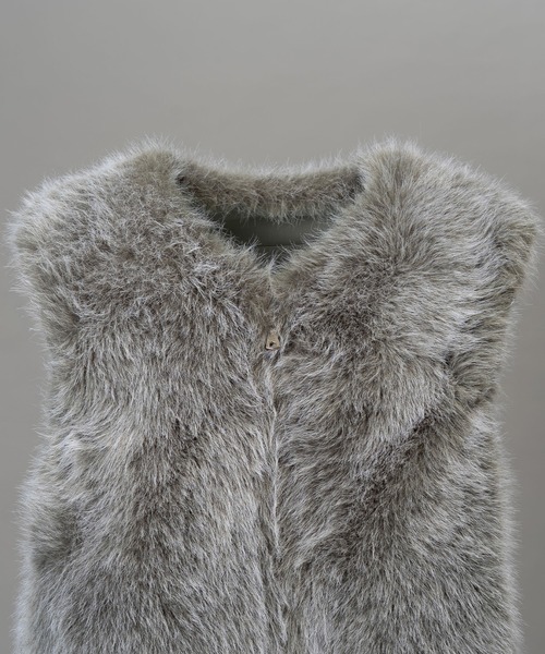 MAISON SPECIAL(メゾンスペシャル)の「《UNISEX》Luxury Volume Eco Fur Prime-Over Vest/ラグジュアリーボリュームエコファープライムオーバーベスト【MAISON SPECIAL/メゾンスペシャル】(ベスト・メンズ・ブラック/グレー・0/1/2)」の6枚目の写真