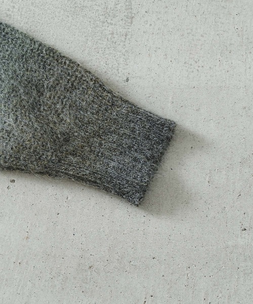 quadro（クオドロ）の「5G引き揃え片畦クルーネック（ニット/セーター・メンズ・グリーン/ブラウン・LARGE/MEDIUM）」の9枚目の写真