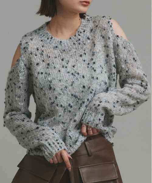 ad thie(アドティエ)の「ミックスネップ ショルダーカットニット(ニット/セーター・レディース・ピンク/イエロー/ブラック・FREE)」の2枚目の写真
