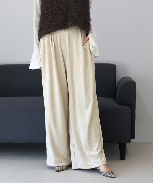 Aletta vita（アレッタビータ）の「フェイクスエードツータックワイドパンツ（その他パンツ・レディース・キャメル/ライトベージュ・M）」の2枚目の写真