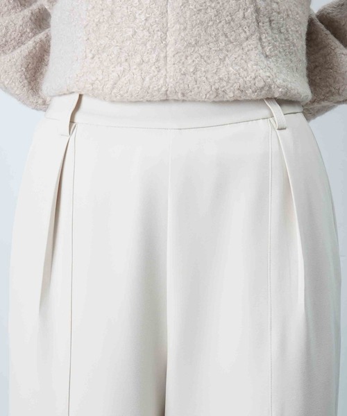 LUCA/LADY LUCK LUCA（ルカ/レディラックルカ）の「LC/LLL フロントタックパンツ/裾タックフレアパンツ（スラックス・レディース・ブラック/ライトベージュ・FREE）」の8枚目の写真