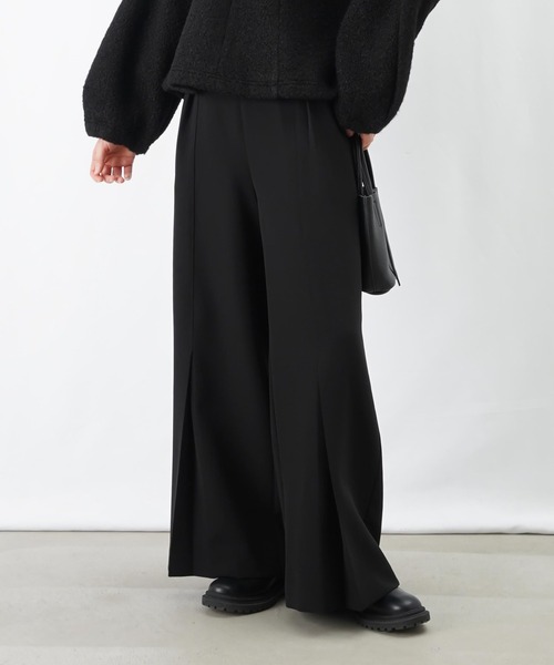 LUCA/LADY LUCK LUCA（ルカ/レディラックルカ）の「LC/LLL フロント