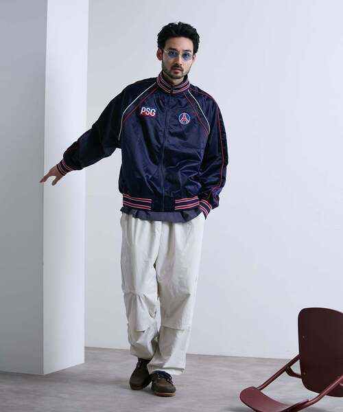 PARIS SAINT-GERMAIN(パリサンジェルマン)の「【Paris Saint-Germain / パリ・サン=ジェルマン】 JP Iconic Satin Zip(その他アウター・メンズ・ホワイト/ネイビー・MEDIUM/LARGE/X-LARGE)」の5枚目の写真