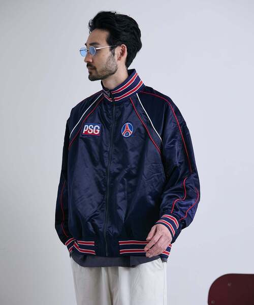 PARIS SAINT-GERMAIN(パリサンジェルマン)の「【Paris Saint-Germain / パリ・サン=ジェルマン】 JP Iconic Satin Zip(その他アウター・メンズ・ホワイト/ネイビー・MEDIUM/LARGE/X-LARGE)」の8枚目の写真