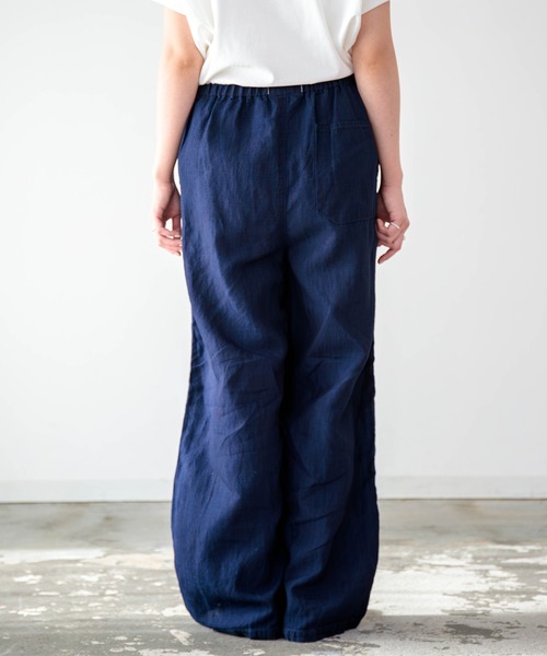 D.M.G.（ドミンゴ）の「[D.M.G / ディーエムジー] コットンリネンインディゴムラ糸シャンブレー リラックスイージーパンツ（その他パンツ・レディース・ワンウォッシュ・FREE）」の16枚目の写真