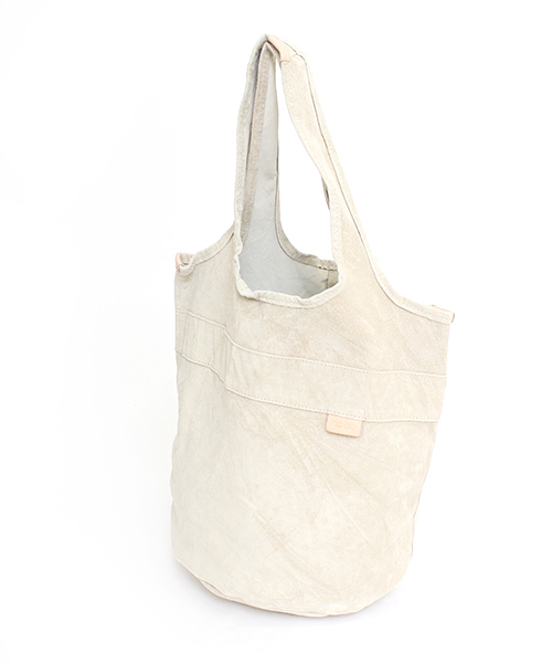 hobo（ホーボー）の「【Ciaopanic】×【hobo/ホーボー】別注PigLeather Tote Bag S（トートバッグ・レディース・ブラック/ブラウン/ナチュラル/オリーブ/ブルー・FREE）」の4枚目の写真