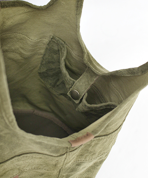 hobo（ホーボー）の「【Ciaopanic】×【hobo/ホーボー】別注PigLeather Tote Bag S（トートバッグ・レディース・ブラック/ブラウン/ナチュラル/オリーブ/ブルー・FREE）」の10枚目の写真