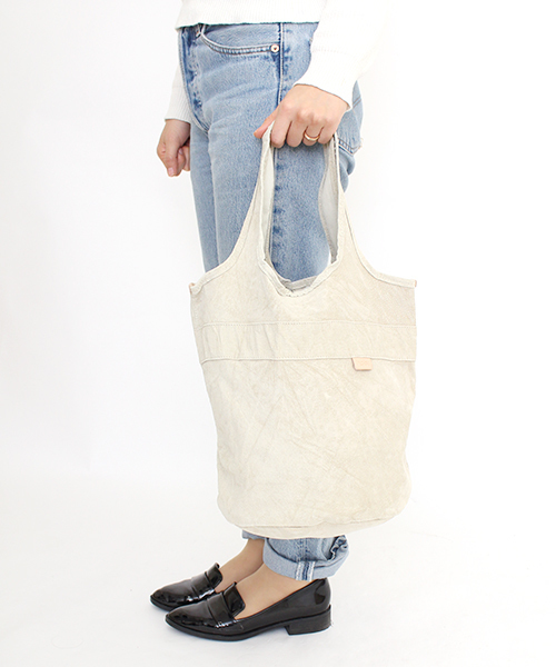 hobo（ホーボー）の「【Ciaopanic】×【hobo/ホーボー】別注PigLeather Tote Bag S（トートバッグ・レディース・ブラック/ブラウン/ナチュラル/オリーブ/ブルー・FREE）」の12枚目の写真