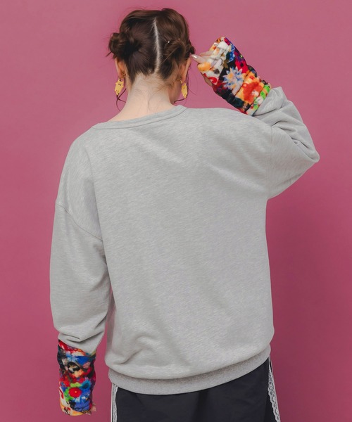 ScoLar(スカラー)の「153744:アームウォーマー付き レトロ柄裏毛プルオーバー(Tシャツ/カットソー・レディース・ブラック/杢グレー/オートミール・M)」の8枚目の写真