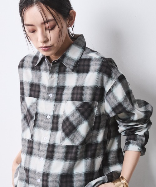 CHIC STYLE(シックスタイル)の「チェックシャツ<大きいサイズ有>シックスタイル(シャツ/ブラウス・レディース・ブラック系/ブルー系・5L/4L/3L/LL/L/M)」の1枚目の写真