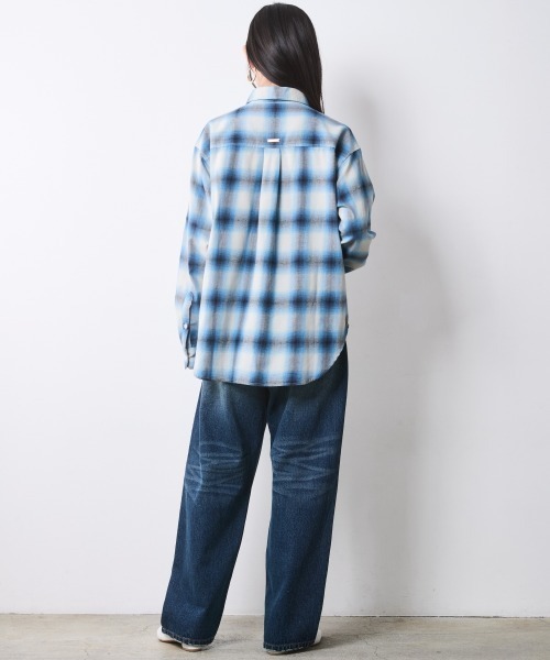 CHIC STYLE(シックスタイル)の「チェックシャツ<大きいサイズ有>シックスタイル(シャツ/ブラウス・レディース・ブラック系/ブルー系・5L/4L/3L/LL/L/M)」の8枚目の写真