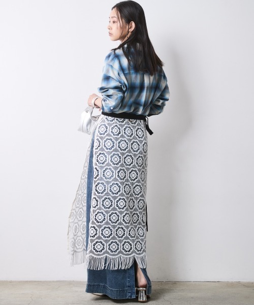 CHIC STYLE(シックスタイル)の「チェックシャツ<大きいサイズ有>シックスタイル(シャツ/ブラウス・レディース・ブラック系/ブルー系・5L/4L/3L/LL/L/M)」の17枚目の写真