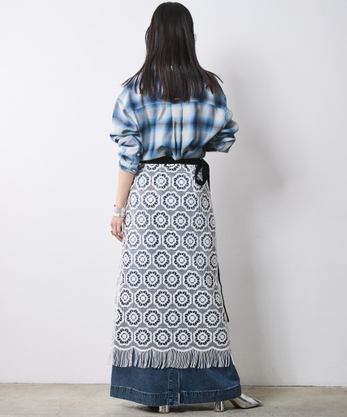 CHIC STYLE(シックスタイル)の「チェックシャツ<大きいサイズ有>シックスタイル(シャツ/ブラウス・レディース・ブラック系/ブルー系・5L/4L/3L/LL/L/M)」の21枚目の写真