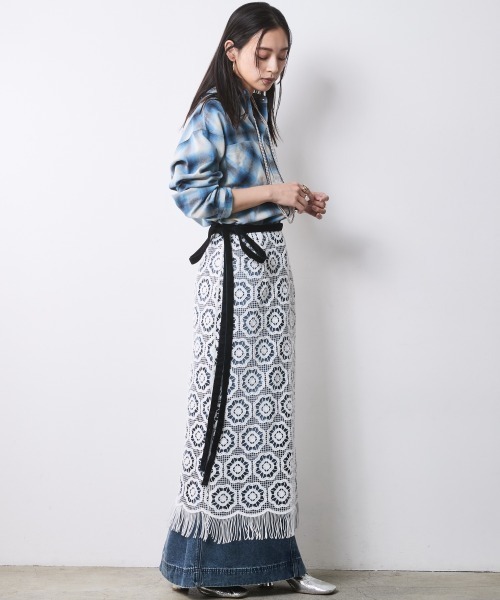 CHIC STYLE(シックスタイル)の「チェックシャツ<大きいサイズ有>シックスタイル(シャツ/ブラウス・レディース・ブラック系/ブルー系・5L/4L/3L/LL/L/M)」の22枚目の写真