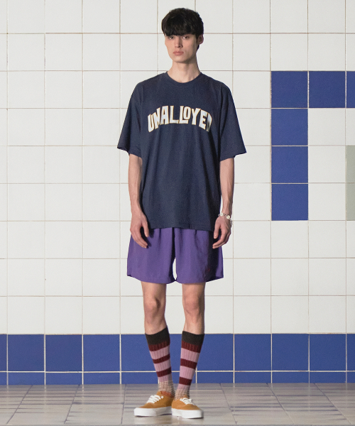 UNALLOYED（アナロイド）の「アーチロゴTシャツ / ネイビー（Tシャツ/カットソー・メンズ・その他・SMALL/MEDIUM/LARGE）」の6枚目の写真