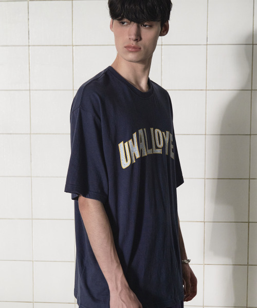 UNALLOYED（アナロイド）の「アーチロゴTシャツ / ネイビー（Tシャツ/カットソー・メンズ・その他・SMALL/MEDIUM/LARGE）」の8枚目の写真