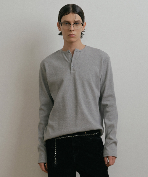 DUSTYWHITE(ダスティーホワイト)の「GREY HENLEY NECK COTTON SHIRT(Tシャツ/カットソー・メンズ・その他・MEDIUM/LARGE/X-LARGE)」の6枚目の写真