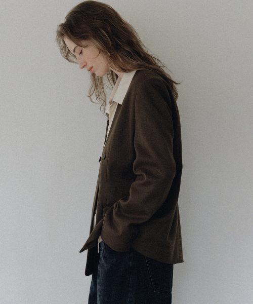 ANDNEEDS(アンドニーズ)の「Verona jacket (brown)(テーラードジャケット・レディース・その他・FREE)」の4枚目の写真