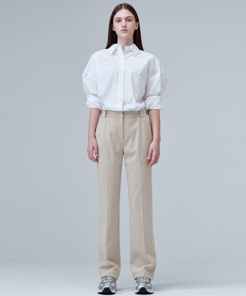 MALOUPE(マロップ)の「2132 クロップストレートパンツ (ベージュ)(スラックス・レディース・ベージュ・26/28/30)」の2枚目の写真