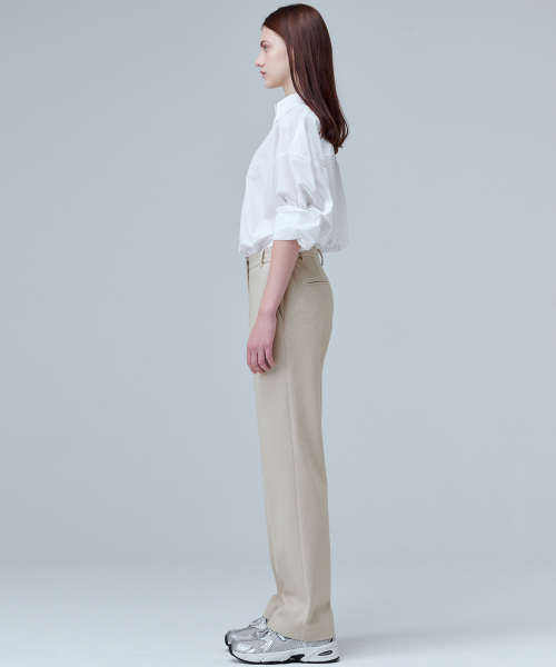 MALOUPE(マロップ)の「2132 クロップストレートパンツ (ベージュ)(スラックス・レディース・ベージュ・26/28/30)」の4枚目の写真