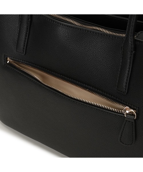 Guess(ゲス)の「ISOLA Multi Compartment Tote トートバッグ (トートバッグ・レディース・ブラック/ベージュ・ONE SIZE)」の11枚目の写真