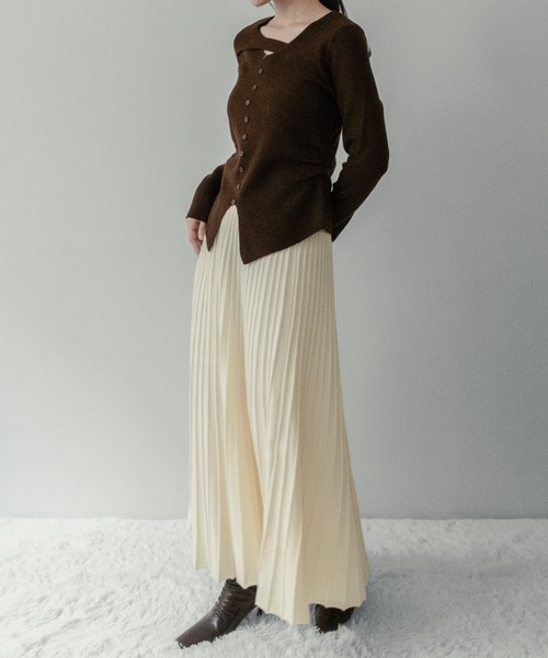 on:nue（オンニュ）の「【on:nue】[着用動画あり！] アシンメトリーカットネックニット（ニット/セーター・レディース・アイボリー/ブラック/オートミール/ブラウン・FREE）」の21枚目の写真