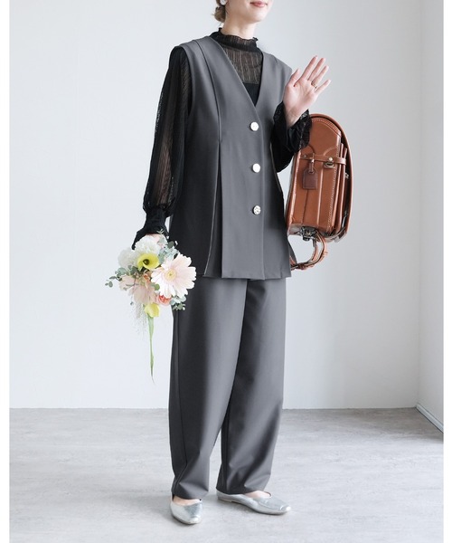 reca（レカ）の「Vネック金ボタンベスト×カーブパンツ2点セット（スーツセット・レディース・グレー/ブラック・L/M）」の2枚目の写真