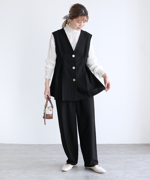 reca（レカ）の「Vネック金ボタンベスト×カーブパンツ2点セット（スーツセット・レディース・グレー/ブラック・L/M）」の3枚目の写真