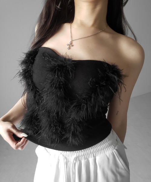 me+em select(ミームセレクト)の「【 3color 】フェザーファードッキングビスチェベアトップ / feather fur docking bustier bare tops(その他トップス・レディース・ブラック/ホワイト/ピンク・FREE)」の3枚目の写真