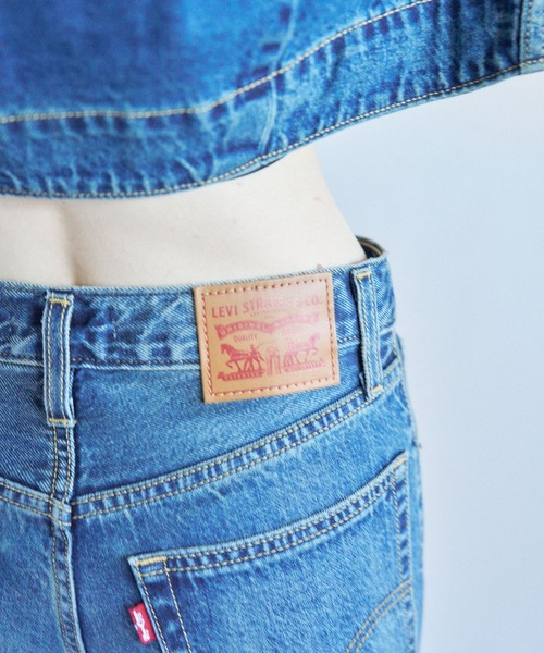 Levi's（リーバイス）の「Levi's/リーバイス SOFT GRUNGE LOOSE BOOT（デニムパンツ・レディース・ダークインディゴブルー・23inch/24inch/25inch/26inch/27inch/28inch）」の4枚目の写真