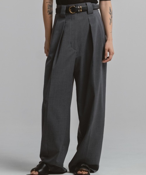 CINOH(チノ)の「T/W TWILL HIGH WAIST TWO TUCK PANTS(スラックス・レディース・グレー/ブラック・38/36)」の2枚目の写真